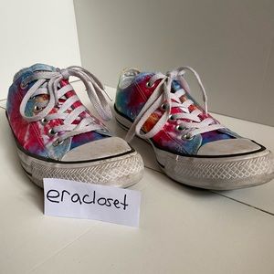 Tie-dye converse